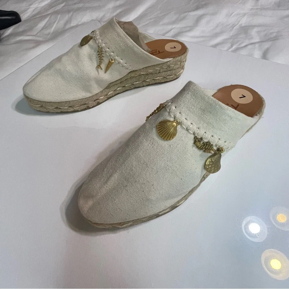 Talbots  Beige‎ Espadrille Mules with Gold Charms